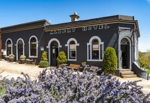 Albert Guest House And Mills Spa Suites - Sunshine Coast Guide 0