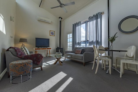 Albert Guest House And Mills Spa Suites - Sunshine Coast Guide 2