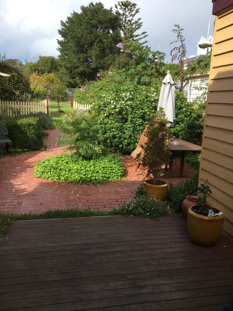 Albion Cottage - Sunshine Coast Guide 1