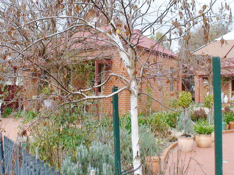 Albury Cottages - Sunshine Coast Guide 2