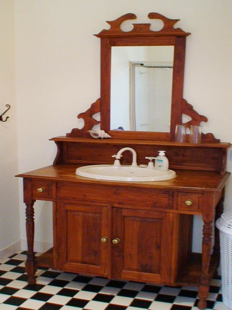 Albury Cottages - Sunshine Coast Guide 3