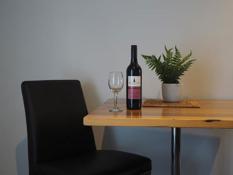 Alexandra Place - Sunshine Coast Guide 2