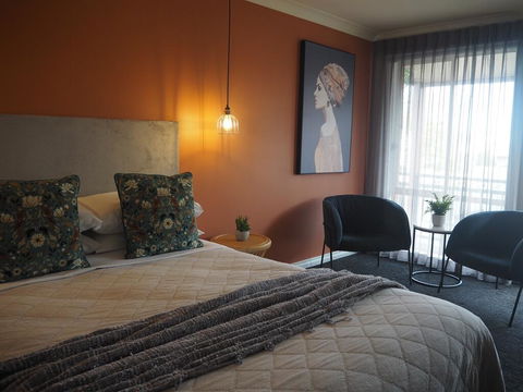 Alexandra Place - Sunshine Coast Guide 0