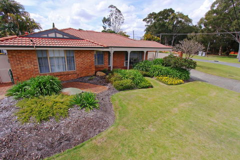 Alexandra Villa - Sunshine Coast Guide 3