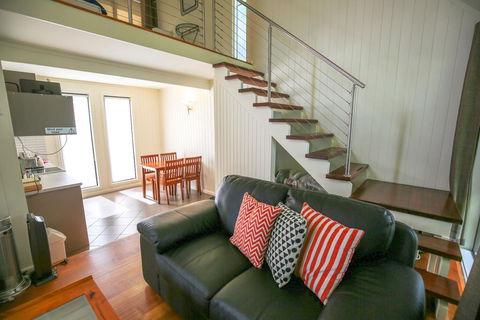 Allambie Cottages - Villa 2 - Sunshine Coast Guide 0