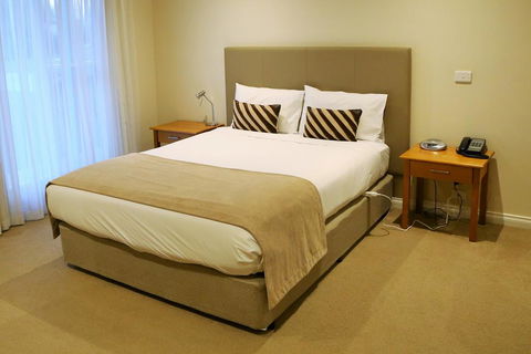 Allansford Hotel Motel - Sunshine Coast Guide 3