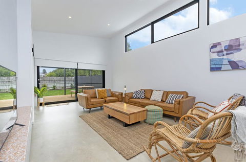 Allure On Barclay - Sunshine Coast Guide 1