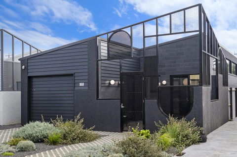 Allure On Barclay - Sunshine Coast Guide 2