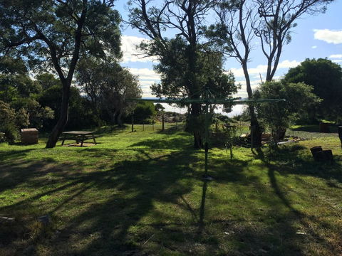 Alluvion Beach Cottage - Sunshine Coast Guide 0