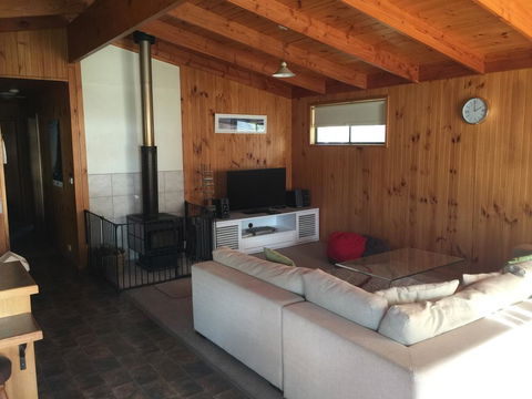 Alluvion Beach Cottage - Sunshine Coast Guide 2