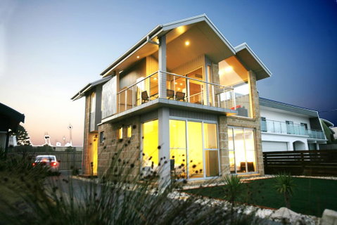 Aloha Beachfront Port Fairy - Sunshine Coast Guide 0