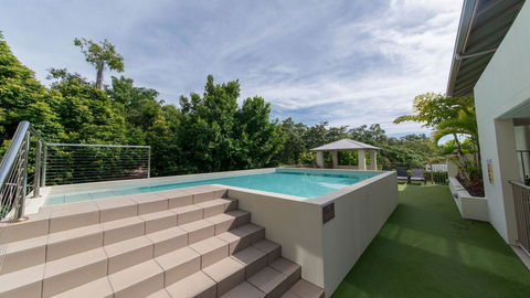 Alpha 8 On Waterson - Airlie Beach - Sunshine Coast Guide 2