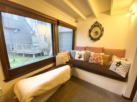 Alpine Retreat - Sunshine Coast Guide 1