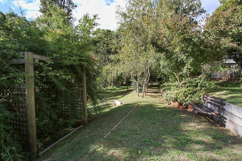 Alpine Streamside - Sunshine Coast Guide 3