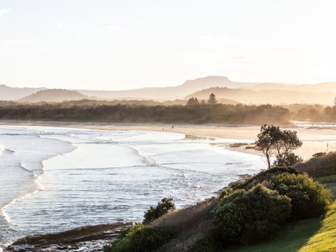 Amaroo - Sunshine Coast Guide 1
