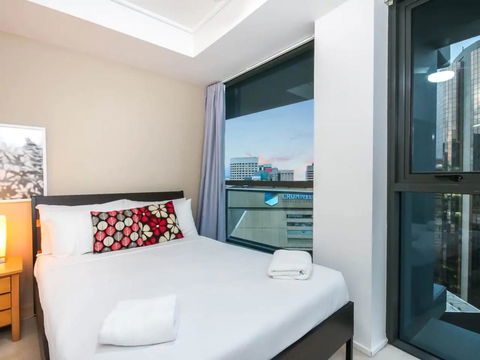 Amazing Brisbane CBD 2 Bedroom Apartment With River Views - Sunshine Coast Guide 3