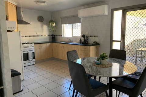 Andergrove Home With A Garden View-Wi-fi & Netflix - Sunshine Coast Guide 2