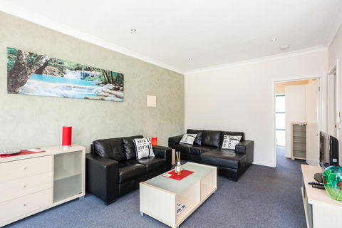 Anglesea River Apartments - 2 Bed Unit 2/4 - Sunshine Coast Guide 2