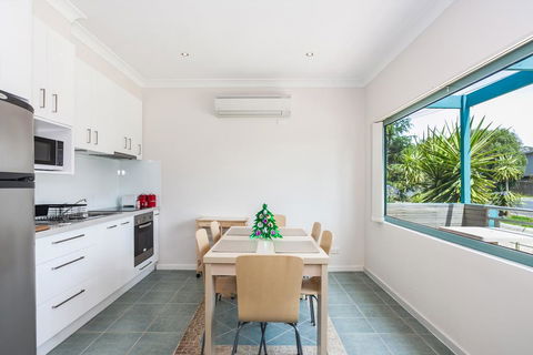 Anglesea River Apartments - 2 Bed Unit 2/4 - Sunshine Coast Guide 3
