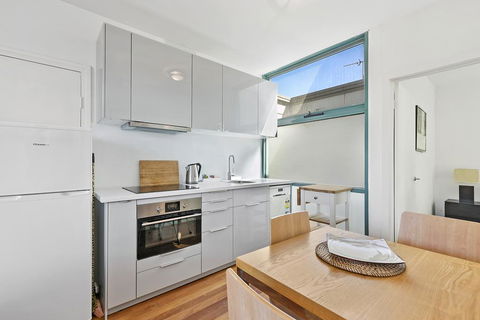Anglesea River Apartments - Spa Apartment 40 - Sunshine Coast Guide 2