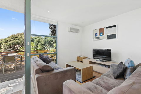 Anglesea River Apartments - Spa Apartment 40 - Sunshine Coast Guide 1