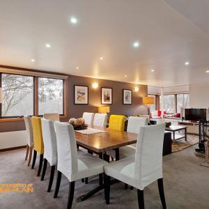 Aosta - Sunshine Coast Guide 3