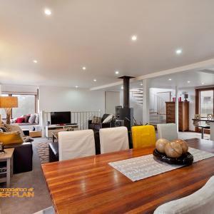 Aosta - Sunshine Coast Guide 1