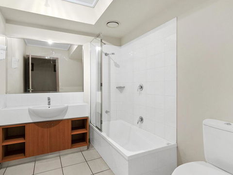 APARTMENT 29 PACIFIC APARTMENTS - Grand Escape With Ocean Views - Sunshine Coast Guide 1