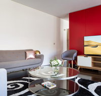 Apartment with Balcony and Parking near Racecourse - Sunshine Coast Guide