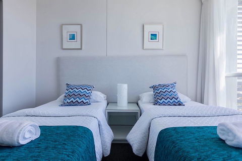 Apartment With Ocean Views - Sunshine Coast Guide 3