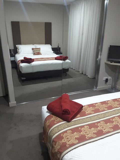 APARTMENT@96 - Sunshine Coast Guide 2