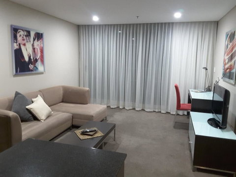 APARTMENT@96 - Sunshine Coast Guide 0