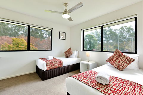 Apex Park Holiday Apartments - Sunshine Coast Guide 3