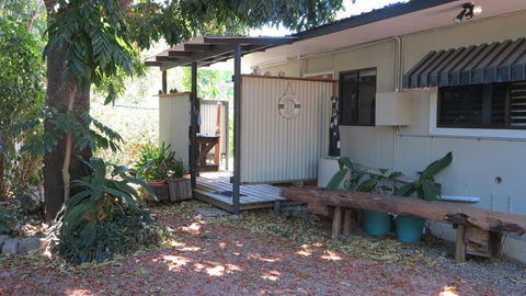 Apjohn House - Sunshine Coast Guide 1