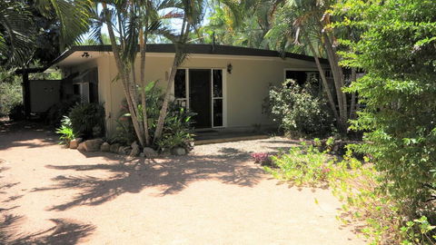 Apjohn House - Sunshine Coast Guide 0