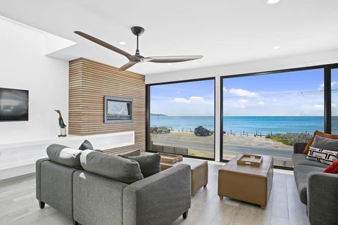 Apollo Bay Beach House - Sunshine Coast Guide 2