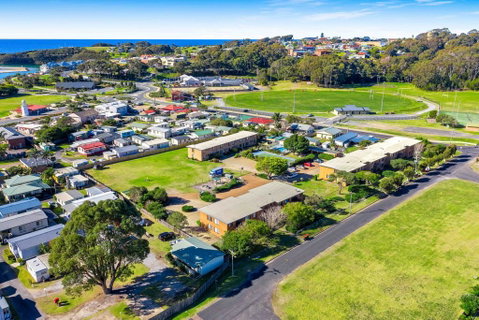 Apollo Unit 19 - Sunshine Coast Guide 1