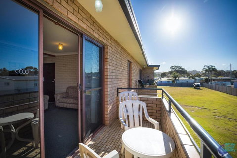 Apollo Unit 30 - Sunshine Coast Guide 1