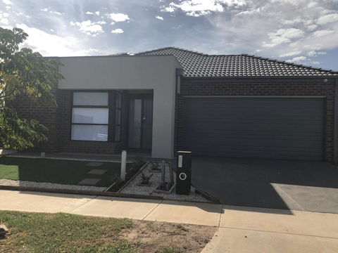 Apple House Tarneit North - Sunshine Coast Guide 2