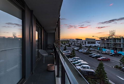 Apt 221 Marinaquays - Sunshine Coast Guide 1