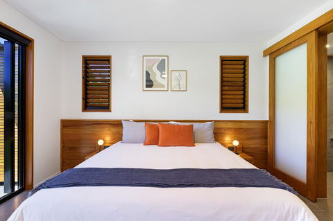 Aqua - At Funnel Bay - Sunshine Coast Guide 1