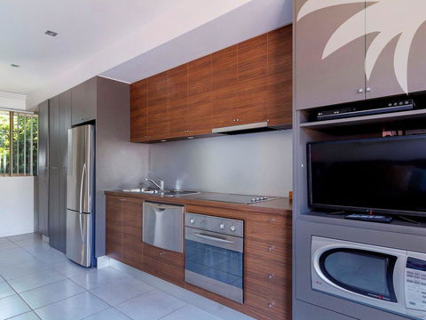 Aqua Apartment #3 - Sunshine Coast Guide 1