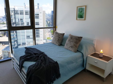 Aqua Newstead Apartment - Sunshine Coast Guide 1