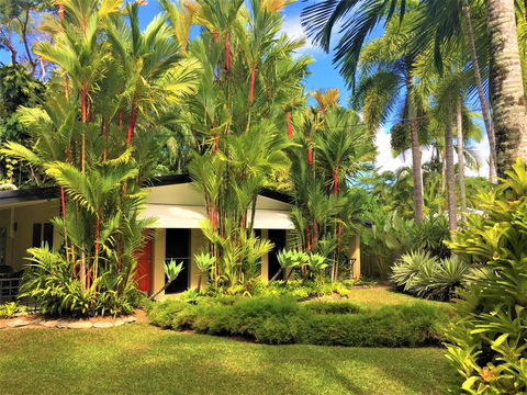 Aquatica - Luxe Holiday Home - Sunshine Coast Guide 1