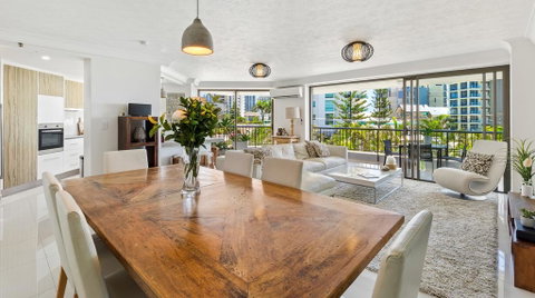 Aqueous Apartment - Sunshine Coast Guide 1