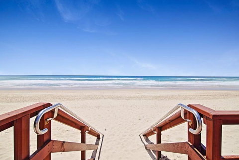 Aqueous Apartment - Sunshine Coast Guide 3