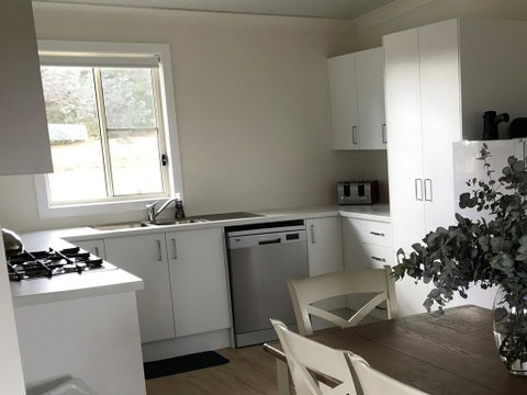 Arcadian Cabin - Southern Highlands River Retreat - Sunshine Coast Guide 1