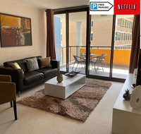 ARENA RESORT STYLE EXEC FREE NETFLIX WIFI WINE - Sunshine Coast Guide