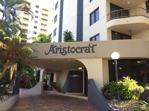Aristocrat Apartments - Sunshine Coast Guide 2