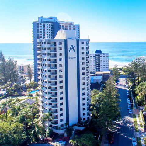 Aristocrat Apartments - Sunshine Coast Guide 3